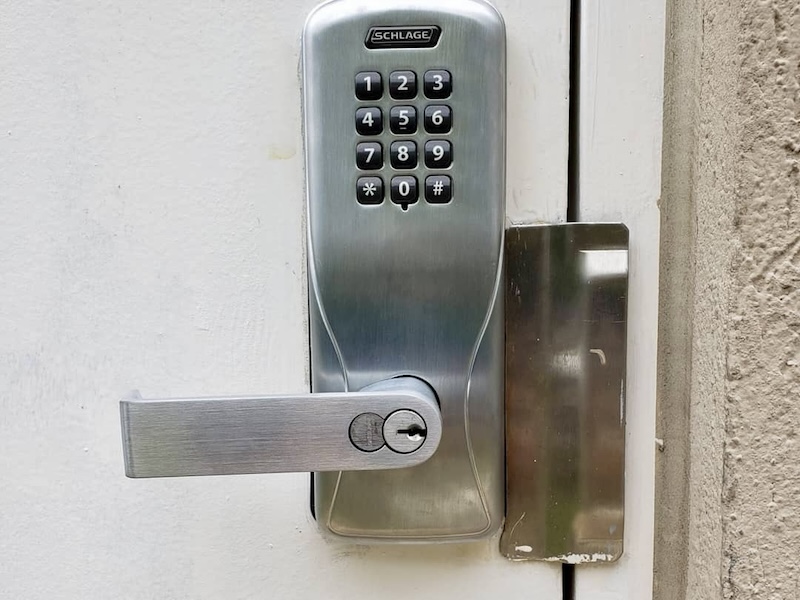 Schlage keypad lock with IC core silver finish